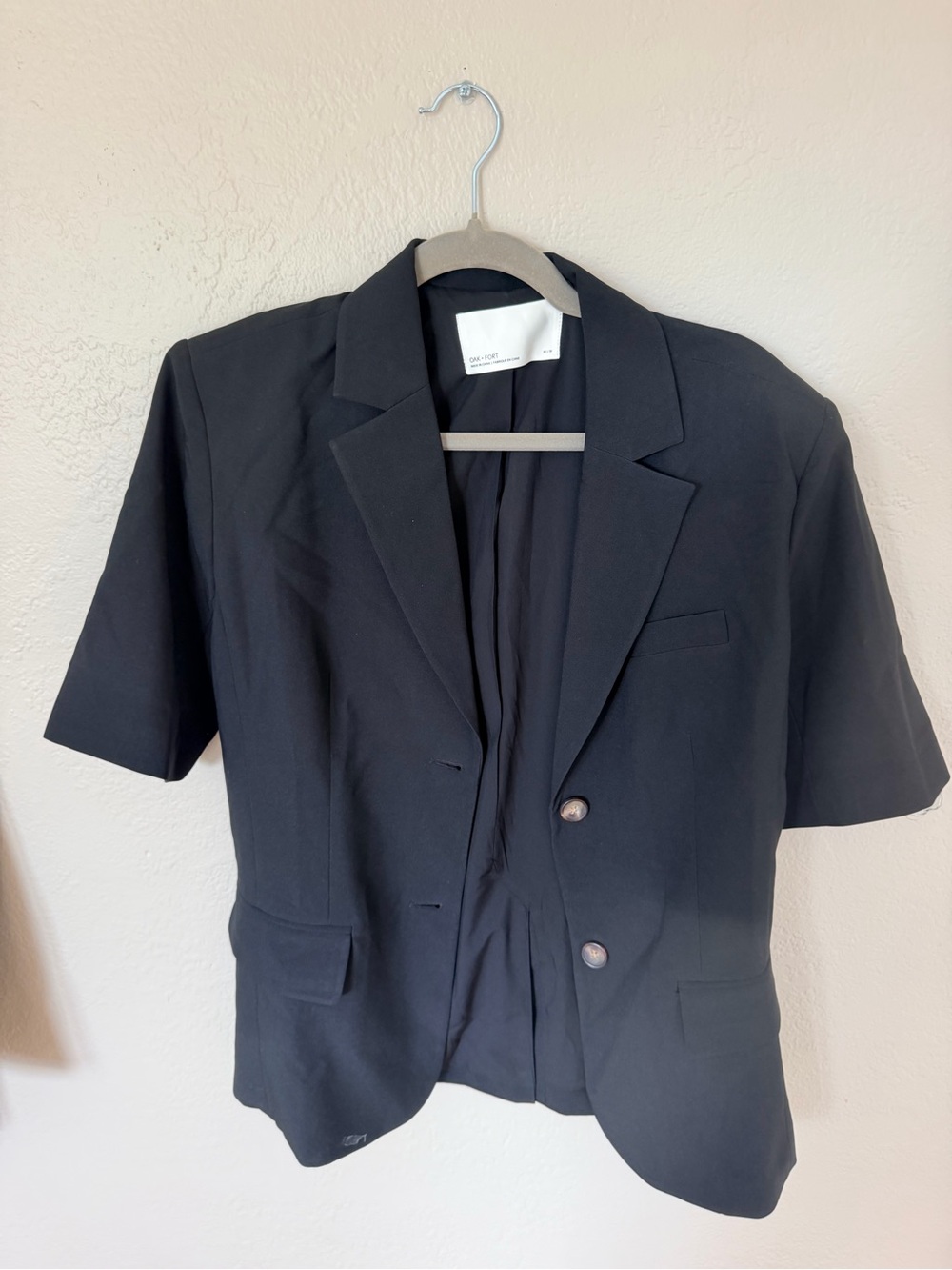 OAK + FORT Black Short-Sleeve Tailored Blazer Jacket
